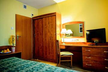 Фото номера Стандартные апартаменты (для 2 взрослых) Отель Hotel Pietrak г. Вонгровец 3